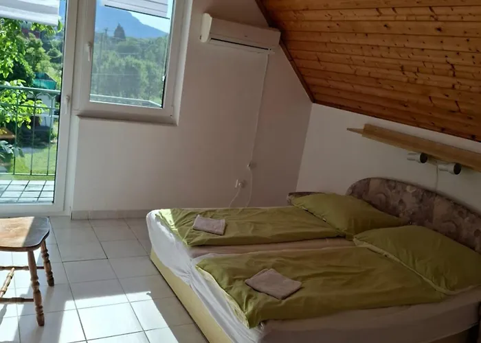 לינה וארוחת בוקר Zolka Vendeghaz בדקסוניטומאי